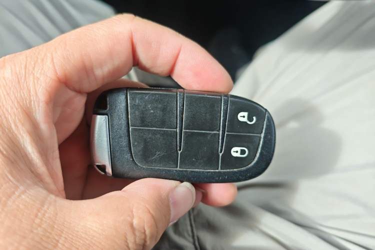 Used Dodge Journey 2013 2.4L Two-Wheel Drive Luxury Version Vehicle Key