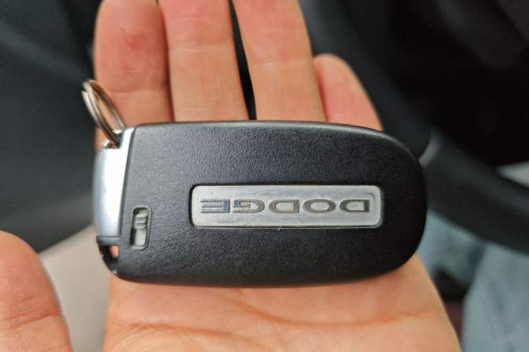 Used Dodge Journey 2013 2.4L Two-Wheel Drive Luxury Version Vehicle Key