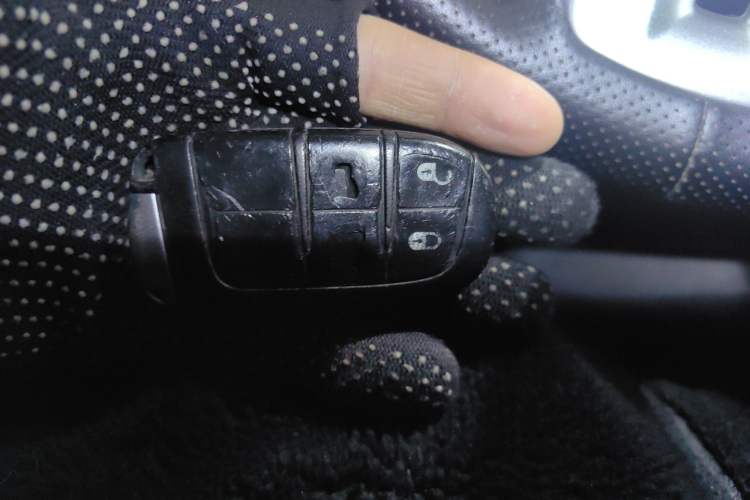 Used Dodge Journey 2013 2.4L Two-Wheel-Drive Smart Edition Vehicle Key