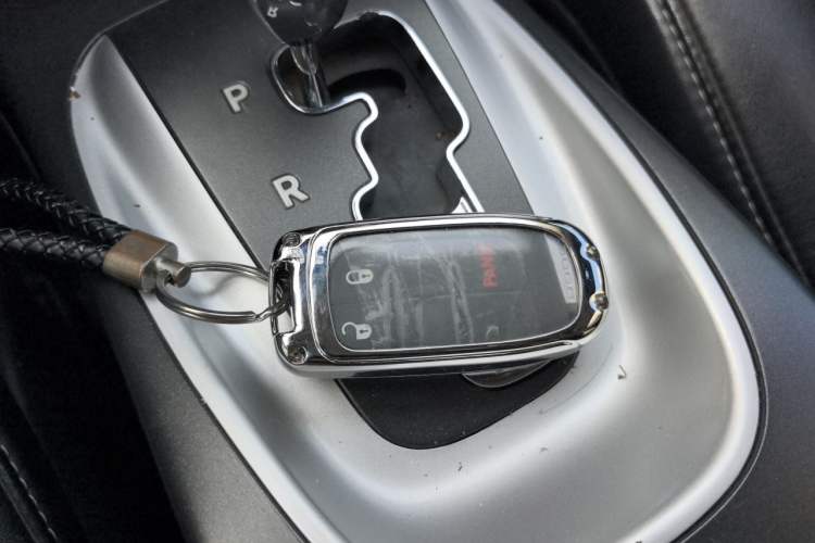 Used Dodge Journey 2013 2.4L Two-Wheel Drive Luxury Version Vehicle Key