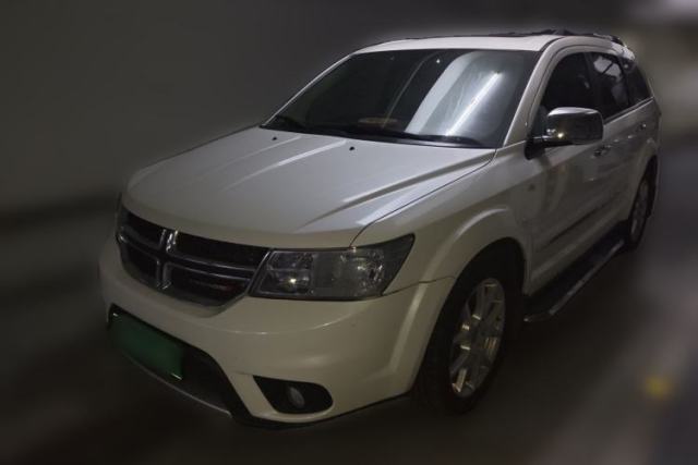 Ojetý Dodge Journey 2013 2.4L Two-Wheel Drive Luxury Version