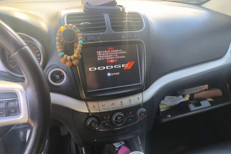 Used Dodge Journey 2014 2.4L Two-Wheel Drive Touring Edition Audio And AC Panel