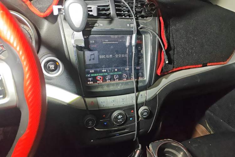 Used Dodge Journey 2014 2.4L Two-Wheel Drive Touring Edition Audio And AC Panel