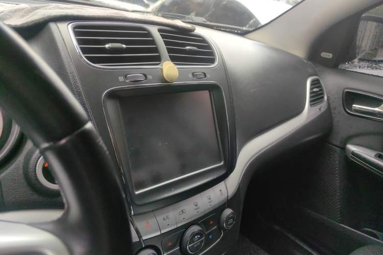 Used Dodge Journey 2014 2.4L Two-Wheel Drive Touring Edition Audio And AC Panel