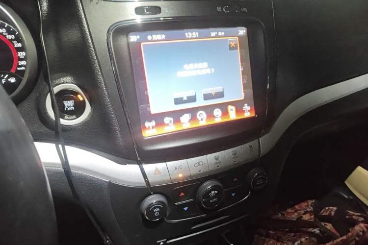 Used Dodge Journey 2014 2.4L Two-Wheel Drive Touring Edition Audio And AC Panel