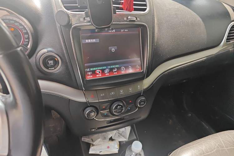 Used Dodge Journey 2014 2.4L Two-Wheel Drive Touring Edition Audio And AC Panel