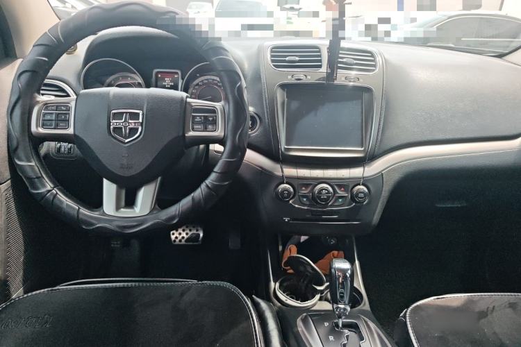 Used Dodge Journey 2014 2.4L Two-Wheel Drive Touring Edition Center Console