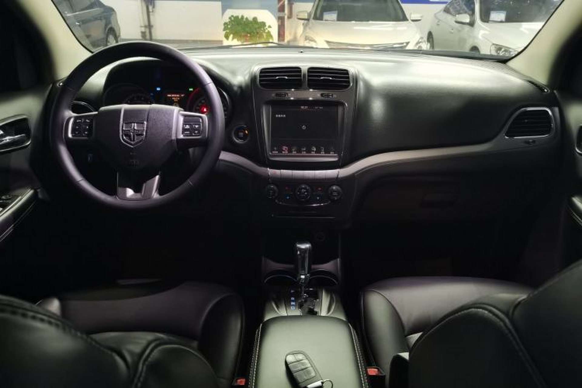 Used Dodge Journey 2014 2.4L Two-Wheel Drive Touring Edition Center Console
