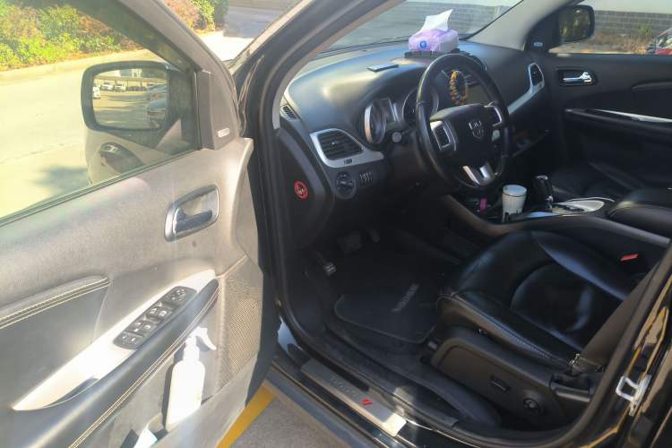 Used Dodge Journey 2014 2.4L Two-Wheel Drive Touring Edition Driver Seat
