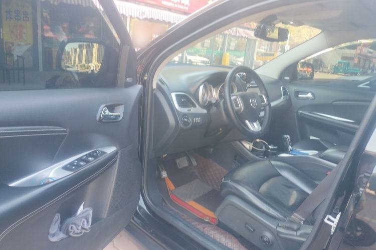 Used Dodge Journey 2014 2.4L Two-Wheel Drive Touring Edition Driver Seat