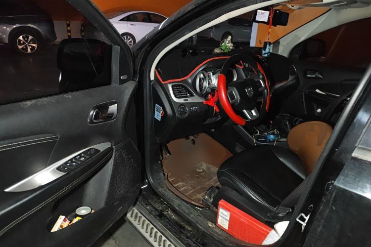 Used Dodge Journey 2014 2.4L Two-Wheel Drive Touring Edition Driver Seat