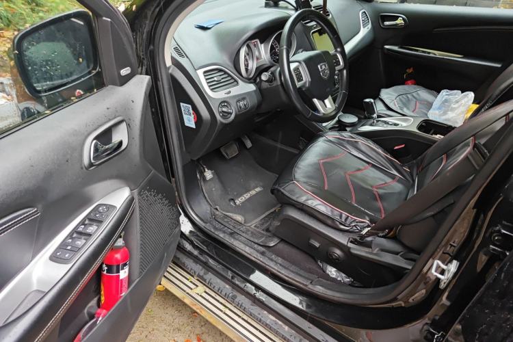 Used Dodge Journey 2014 2.4L Two-Wheel Drive Touring Edition Driver Seat