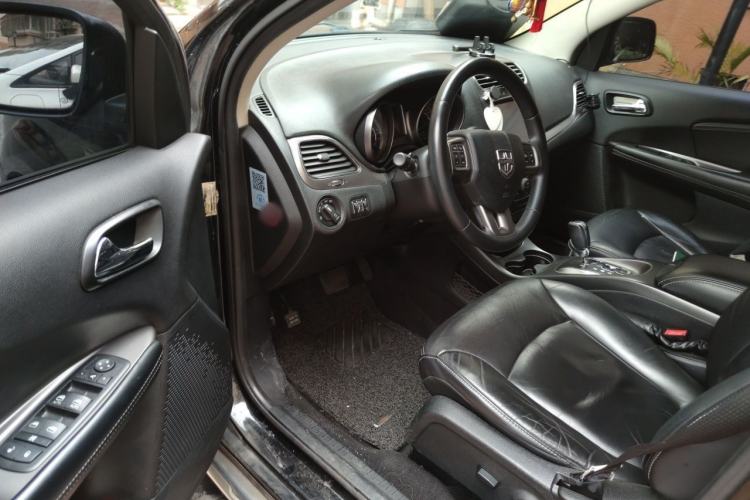 Used Dodge Journey 2014 2.4L Two-Wheel Drive Touring Edition Driver Seat