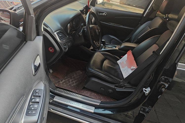 Used Dodge Journey 2014 2.4L Two-Wheel Drive Touring Edition Driver Seat