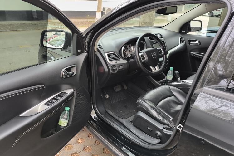 Used Dodge Journey 2014 2.4L Two-Wheel Drive Touring Edition Driver Seat