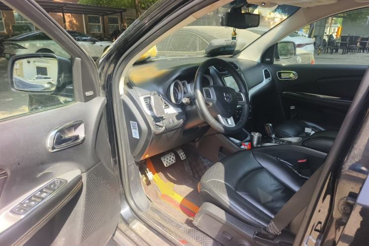 Used Dodge Journey 2014 2.4L Two-Wheel Drive Touring Edition Driver Seat