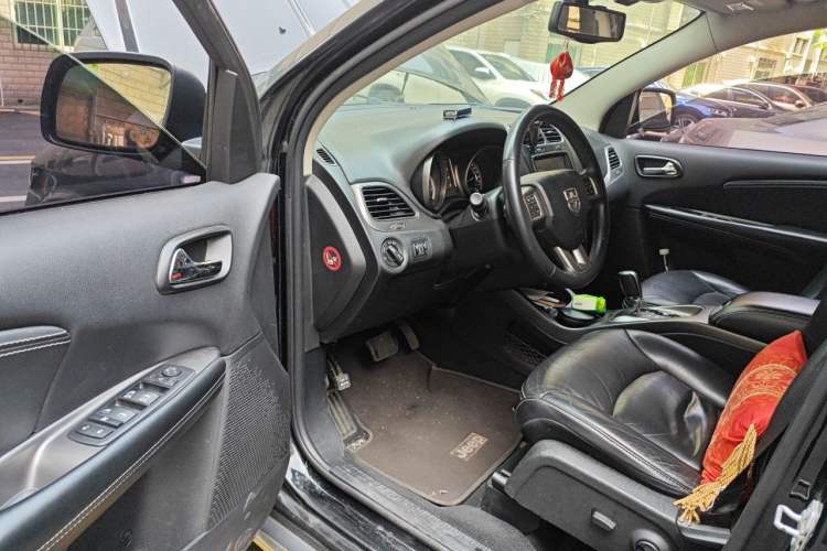Used Dodge Journey 2014 2.4L Two-Wheel Drive Touring Edition Driver Seat