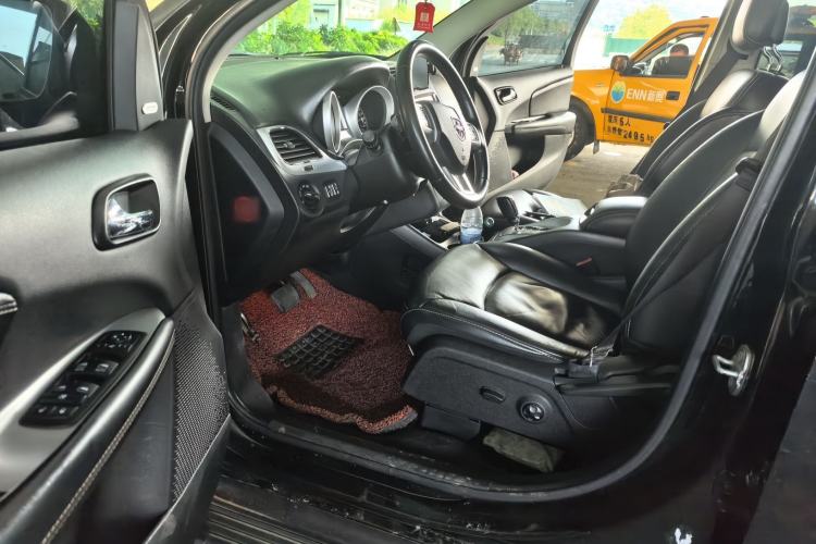 Used Dodge Journey 2014 2.4L Two-Wheel Drive Touring Edition Driver Seat