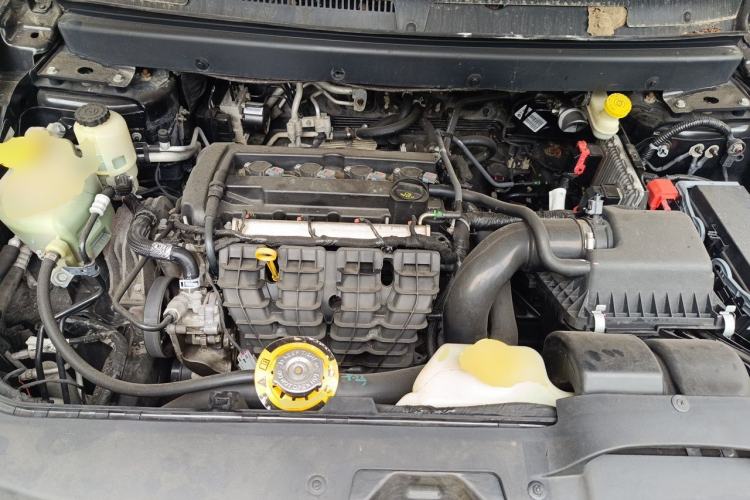 Used Dodge Journey 2014 2.4L Two-Wheel Drive Touring Edition Engine Bay