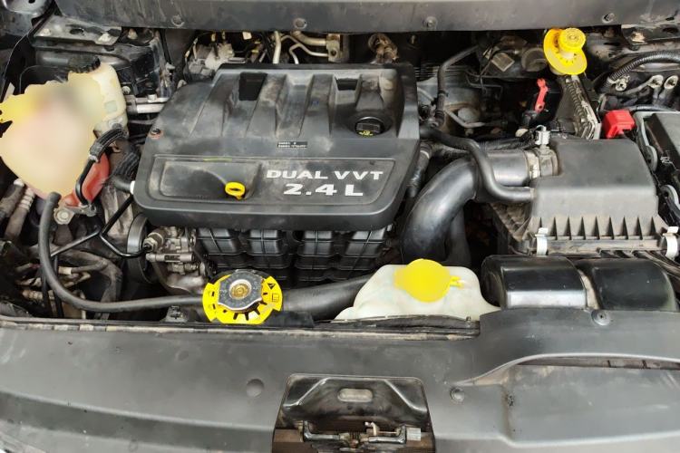 Used Dodge Journey 2014 2.4L Two-Wheel Drive Touring Edition Engine Bay