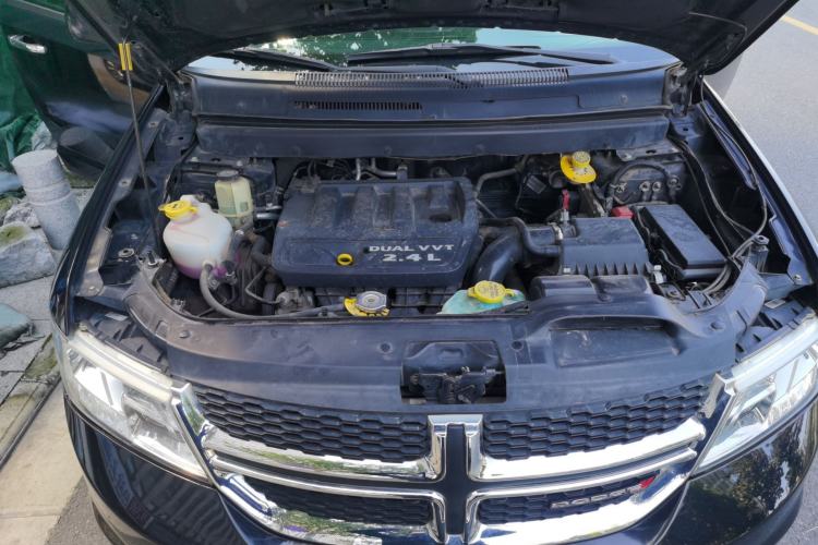 Used Dodge Journey 2014 2.4L Two-Wheel Drive Touring Edition Engine Bay