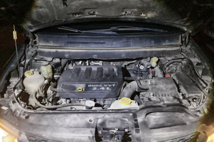 Used Dodge Journey 2014 2.4L Two-Wheel Drive Touring Edition Engine Bay