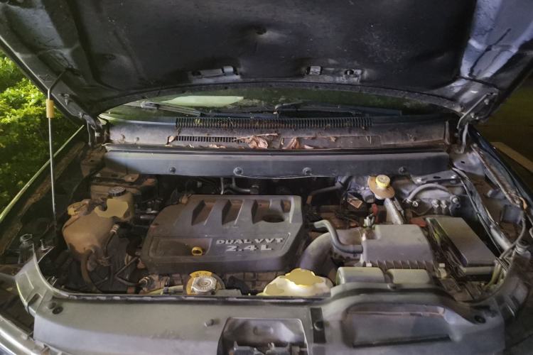 Used Dodge Journey 2014 2.4L Two-Wheel Drive Touring Edition Engine Bay