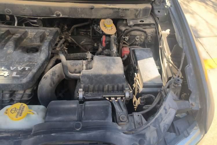 Used Dodge Journey 2014 2.4L Two-Wheel Drive Touring Edition Engine Bay Left