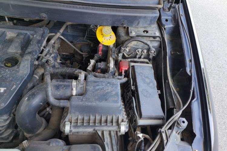 Used Dodge Journey 2014 2.4L Two-Wheel Drive Touring Edition Engine Bay Left