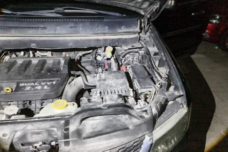 Used Dodge Journey 2014 2.4L Two-Wheel Drive Touring Edition Engine Bay Left