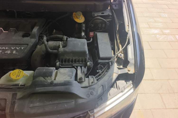 Used Dodge Journey 2014 2.4L Two-Wheel Drive Touring Edition Engine Bay Left
