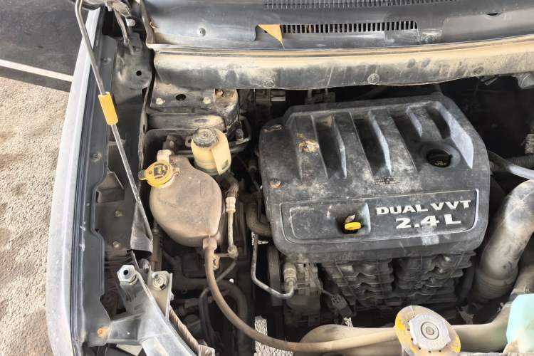 Used Dodge Journey 2014 2.4L Two-Wheel Drive Touring Edition Engine Bay Right