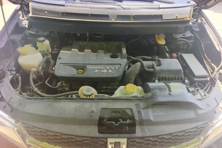 Used Dodge Journey 2014 2.4L Two-Wheel Drive Touring Edition Engine Bay