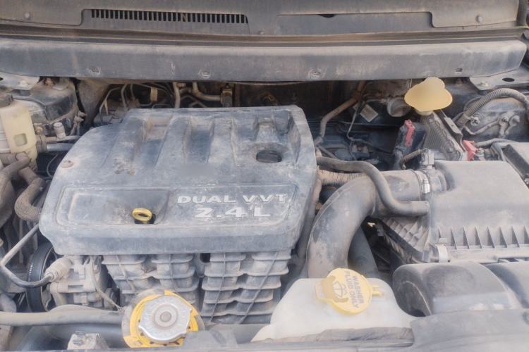 Used Dodge Journey 2014 2.4L Two-Wheel Drive Touring Edition Engine Bay