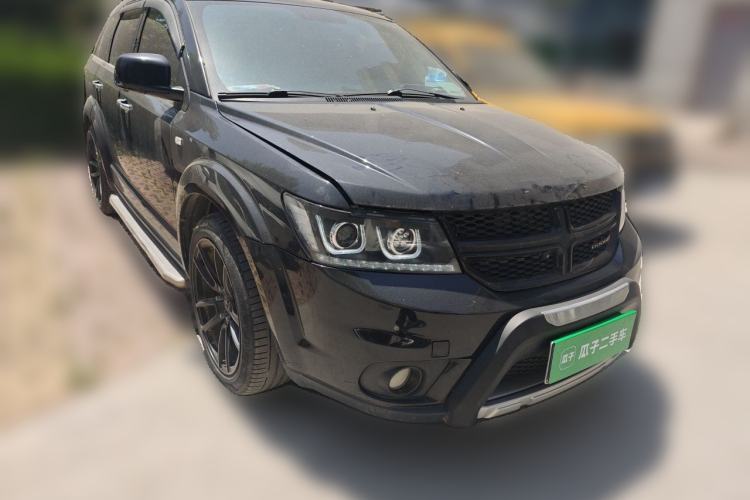 Used Dodge Journey 2014 2.4L Two-Wheel Drive Touring Edition Front Right 45 Deg