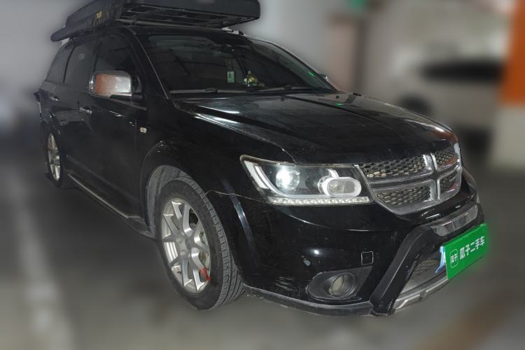 Used Dodge Journey 2014 2.4L Two-Wheel Drive Touring Edition Front Right 45 Deg