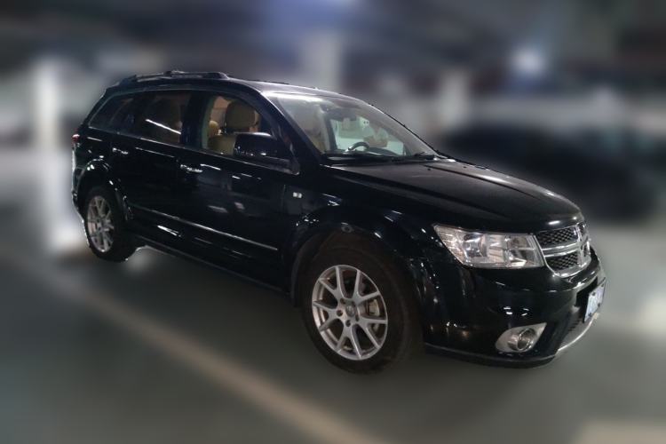Used Dodge Journey 2014 2.4L Two-Wheel Drive Touring Edition Front Right 45 Deg