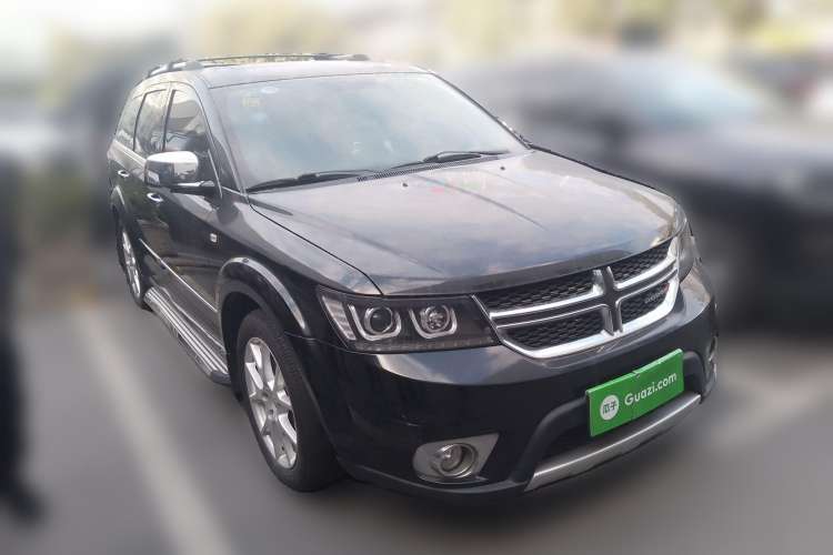Used Dodge Journey 2014 2.4L Two-Wheel Drive Touring Edition Front Right 45 Deg