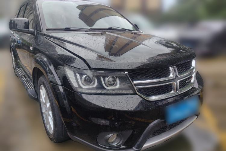 Used Dodge Journey 2014 2.4L Two-Wheel Drive Touring Edition Front Right 45 Deg