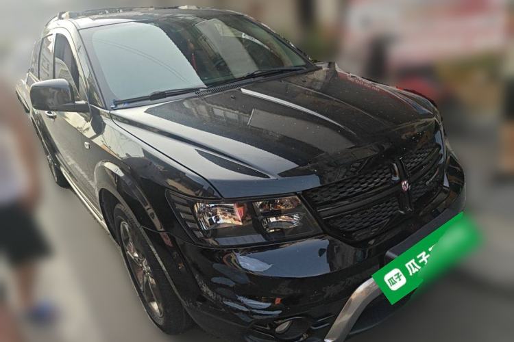 Used Dodge Journey 2014 2.4L Two-Wheel Drive Touring Edition Front Right 45 Deg