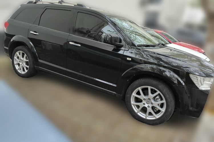 Used Dodge Journey 2014 2.4L Two-Wheel Drive Touring Edition Front Right 45 Deg