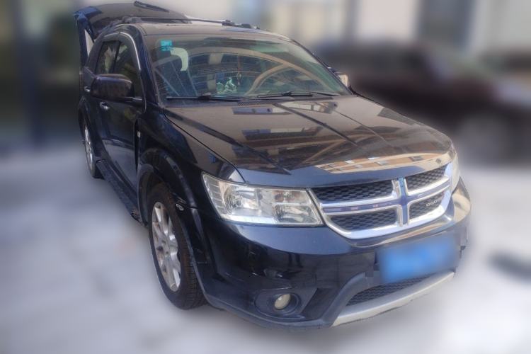 Used Dodge Journey 2014 2.4L Two-Wheel Drive Touring Edition Front Right 45 Deg