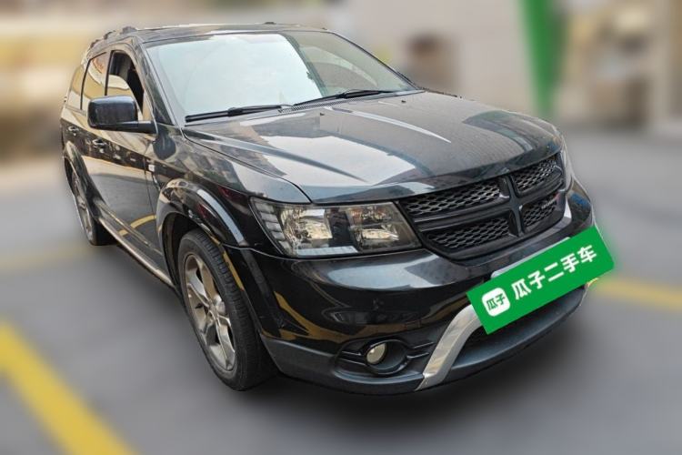 Used Dodge Journey 2014 2.4L Two-Wheel Drive Touring Edition Front Right 45 Deg