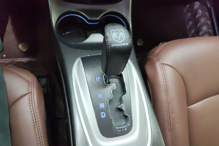 Used Dodge Journey 2014 2.4L Two-Wheel Drive Touring Edition Gear Lever