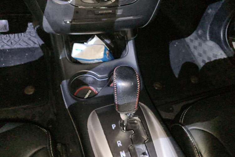 Used Dodge Journey 2014 2.4L Two-Wheel Drive Touring Edition Gear Lever