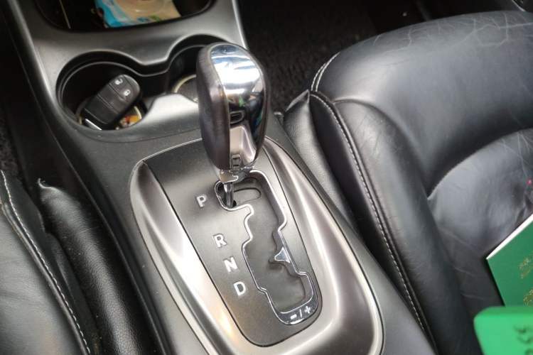 Used Dodge Journey 2014 2.4L Two-Wheel Drive Touring Edition Gear Lever