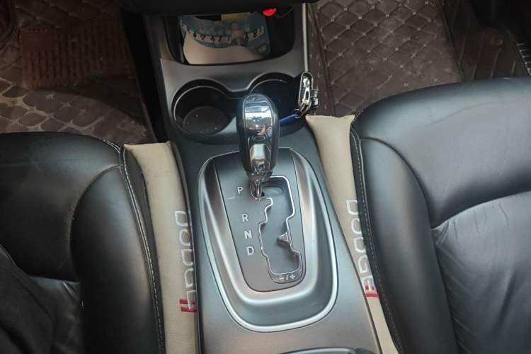 Used Dodge Journey 2014 2.4L Two-Wheel Drive Touring Edition Gear Lever
