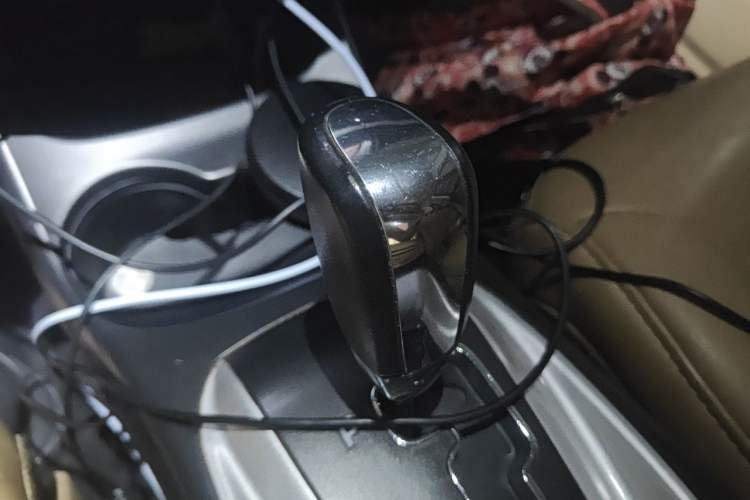 Used Dodge Journey 2014 2.4L Two-Wheel Drive Touring Edition Gear Lever