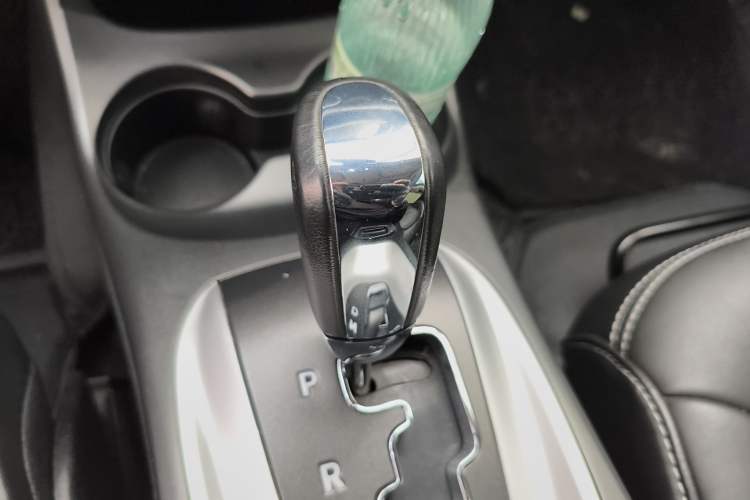 Used Dodge Journey 2014 2.4L Two-Wheel Drive Touring Edition Gear Lever