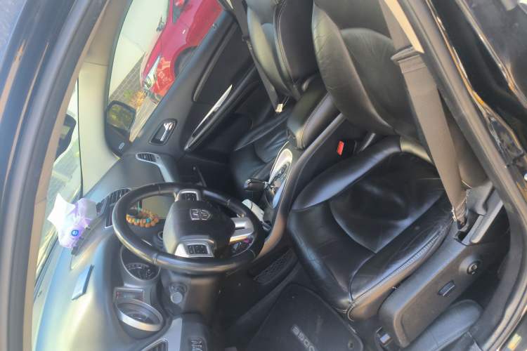 Used Dodge Journey 2014 2.4L Two-Wheel Drive Touring Edition Left Front Seat